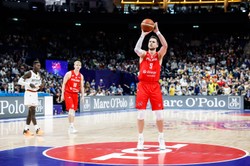 5 punktów, 6 zbiórek i 4 asysty Ponitki w debiucie w barwach Panathinaikosu