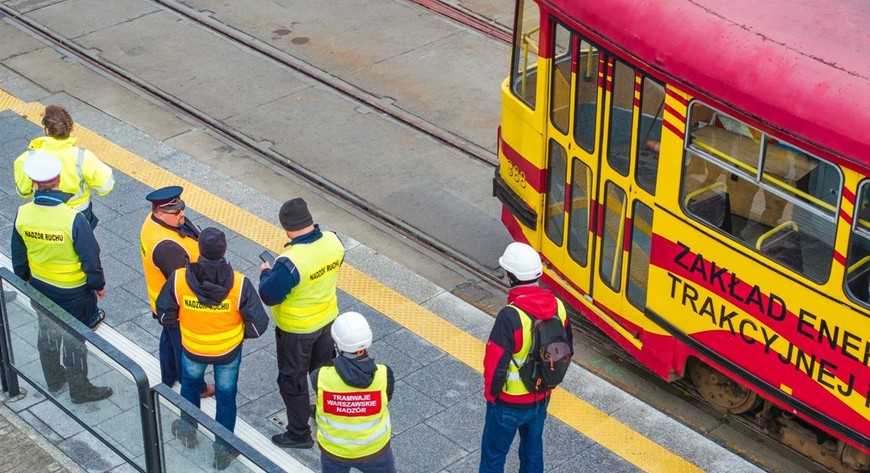 Tramwajarze zajmą także chodnik i drogę dla rowerów wzdłuż Al. Jerozolimskich, po stronie parku Pięciu Sióstr.