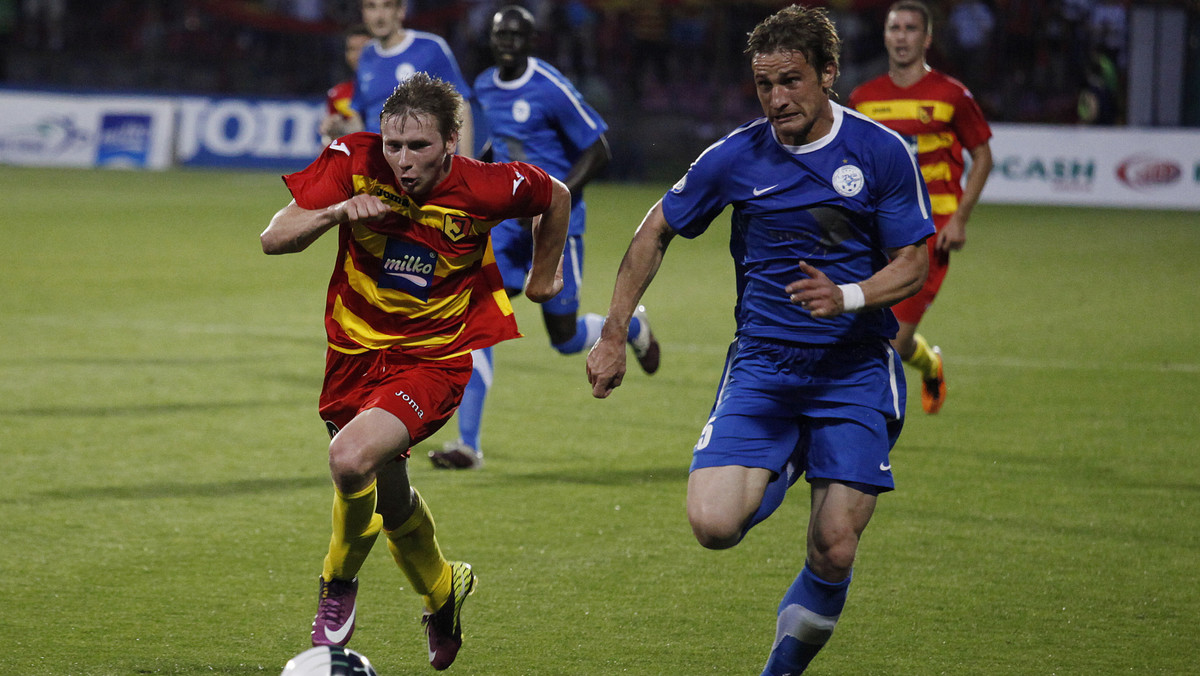 Jagiellonia Białystok pokonał Irtysz Pawłodar 1:0 (0:0) w meczu I rundy eliminacji Ligi Europy. Gola na wagę zwycięstwa zdobył w 80. minucie Tomasz Frankowski. Gospodarze grali z przewagą jednego zawodnika od 36. minuty.