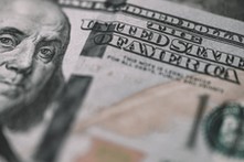 Kurs dolara i euro. Czego się spodziewać? Nowa prognoza