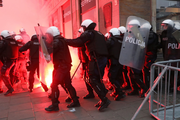 Marczak: 35 policjantów rannych podczas Marszu Niepodległości
