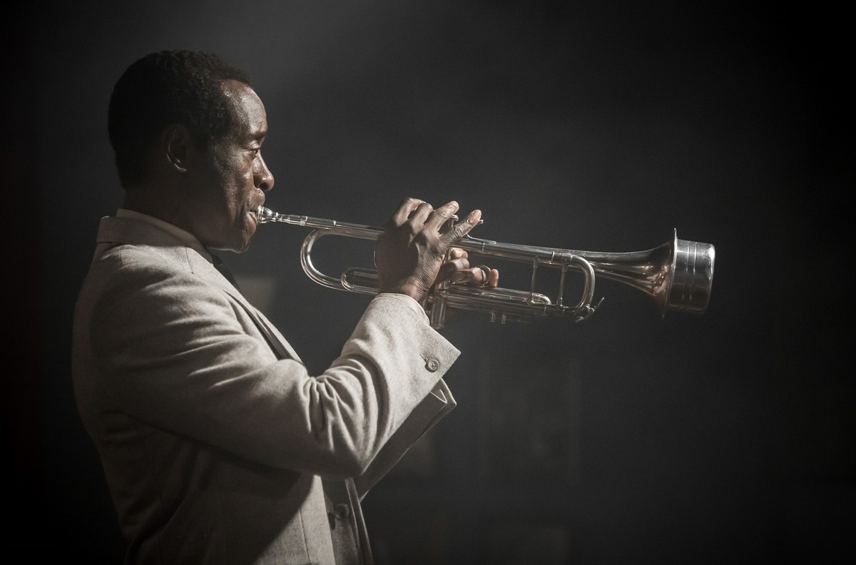 Od ekstazy do autodestrukcji. "Miles Davis i ja" w kinach
