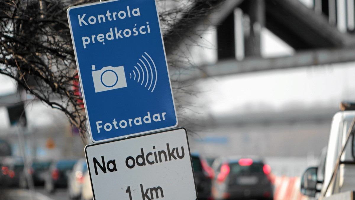 Główny Inspektorat Transportu Drogowego sugeruje kierowcom, którym fotoradar zrobił zdjęcie: jeżeli nie przyznacie się do winy i nie wskażecie, kto prowadził pojazd… dostaniecie niższy mandat i żadnych punktów karnych - czytamy w  "Dzienniku Gazecie Prawnej".