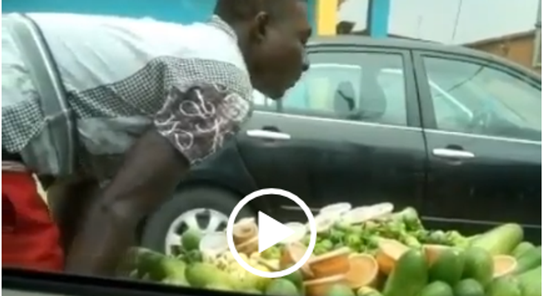 Video captures fruit vendor making incantations and spitting on the fruits for quick sale