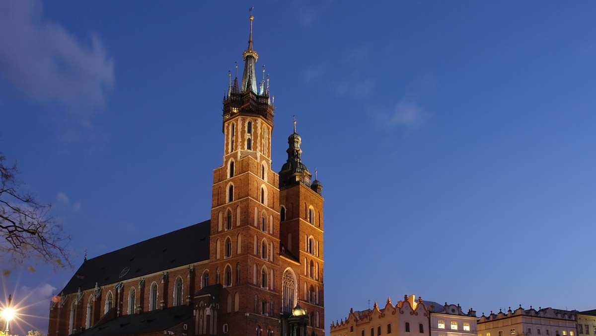 Krakowscy radni przyjęli w środę - na ostatniej sesji w tej kadencji samorządu - plan zagospodarowania przestrzennego Starego Miasta. Przegłosowali jednak takie zmiany w zapisach planu, które, zdaniem urzędników, uniemożliwią jego wprowadzenie w życie.