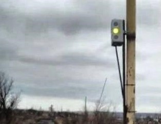 Niezwykłe „sygnalizatory świetlne” ratują życie na froncie. Polskim żołnierzom także by się przydały.