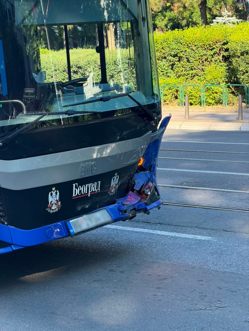 Saobraćajna nesreća kod Pravnog fakulteta