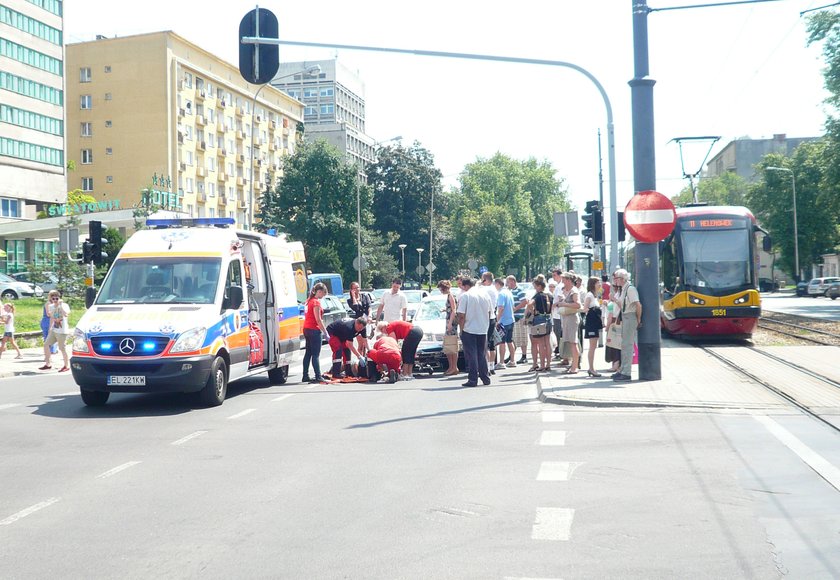 karetka podczas wypadku