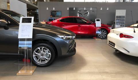 Chcesz nowe auto? Kupuj to, co jest lub czekaj nawet do... 2023 r.