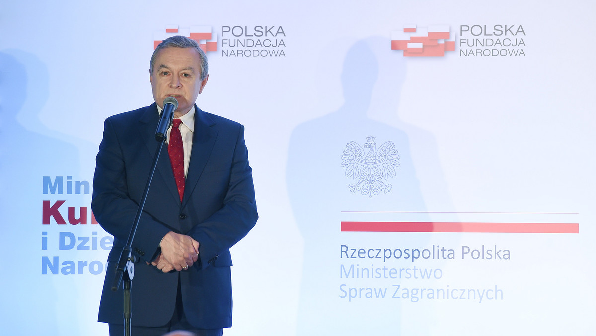 W ciągu ostatnich 5 lat do kraju powróciło 360 cennych obiektów, których szacowana wartość wynosi ok. 8 mln zł. - podkreślili przedstawiciele Ministerstwa Kultury i Dziedzictwa Narodowego podczas środowego posiedzenia sejmowej Komisji Kultury i Środków Przekazu.