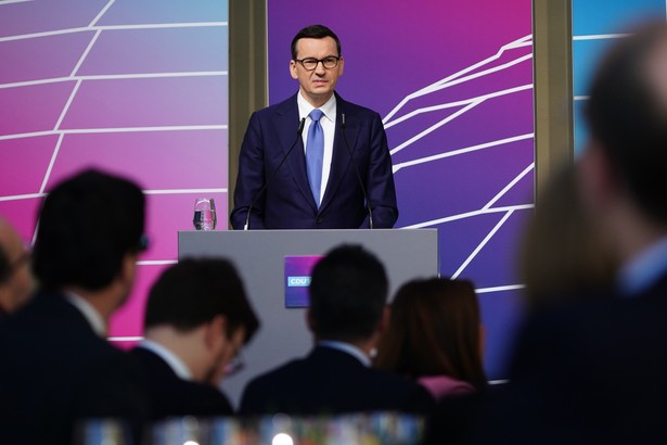 Morawiecki w Berlinie: Wzywam rząd niemiecki do dostarczenia wszystkich rodzajów uzbrojenia Ukrainie