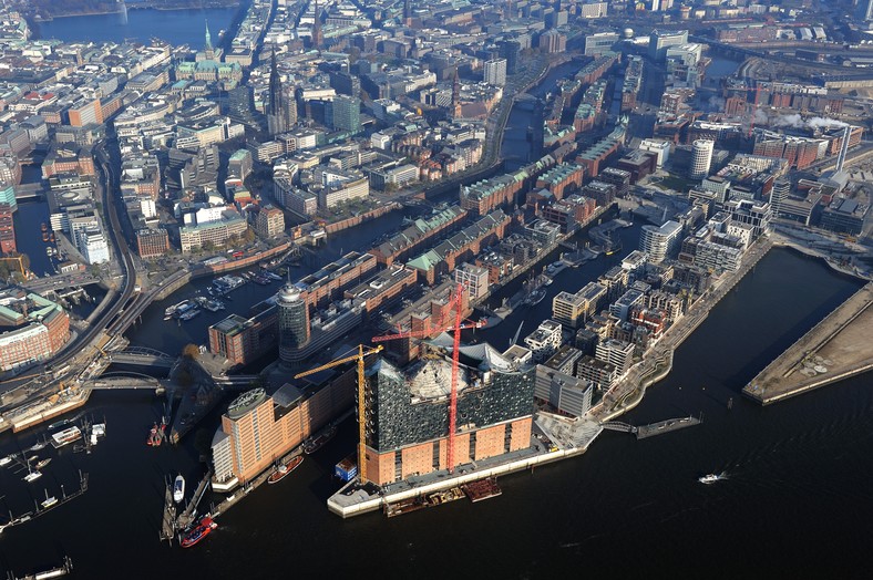 Budowa Elbphilharmonie w Hamburgu, listopad 2011. Zdjęcie: © ReGe HH / Fotofrizz