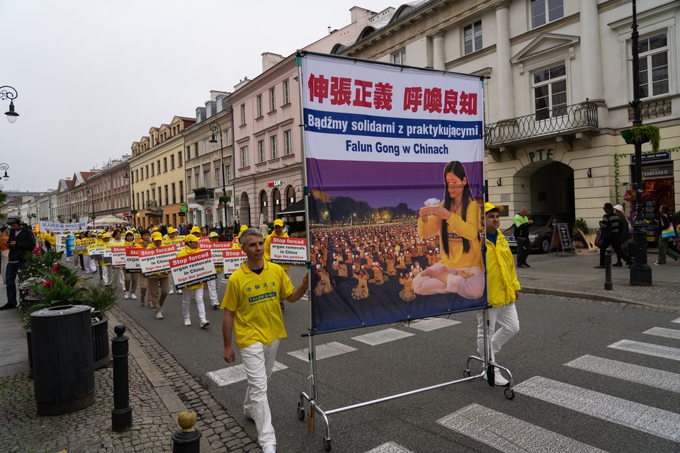 Marsz Falun Gong w Warszawie