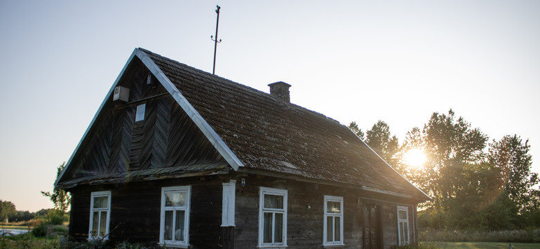 Leczą z chorób za "co łaska". Szeptuchy pomogły wielu osobom