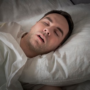 Ez így nem lesz jó szívem! Horkol, fáradtan ébred minden reggel? Lehet, hogy éjszaka százszor is megáll a légzése