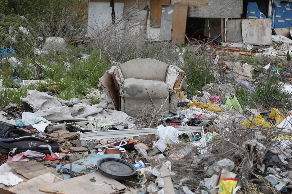 Od "običog" kućog smeća do fotelja, nadgrobnih spomenika...