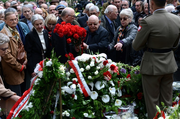 Pogrzeb generała Wojciecha Jaruzelskiego na cmentarzu wojskowym na Powązkach
