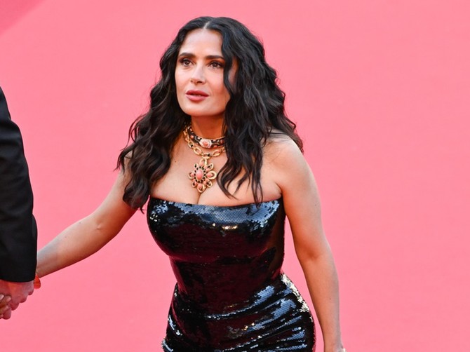 Salma Hajek 30 godina nosi samo ovaj model cipela; kritičari kažu da im se isti gadi