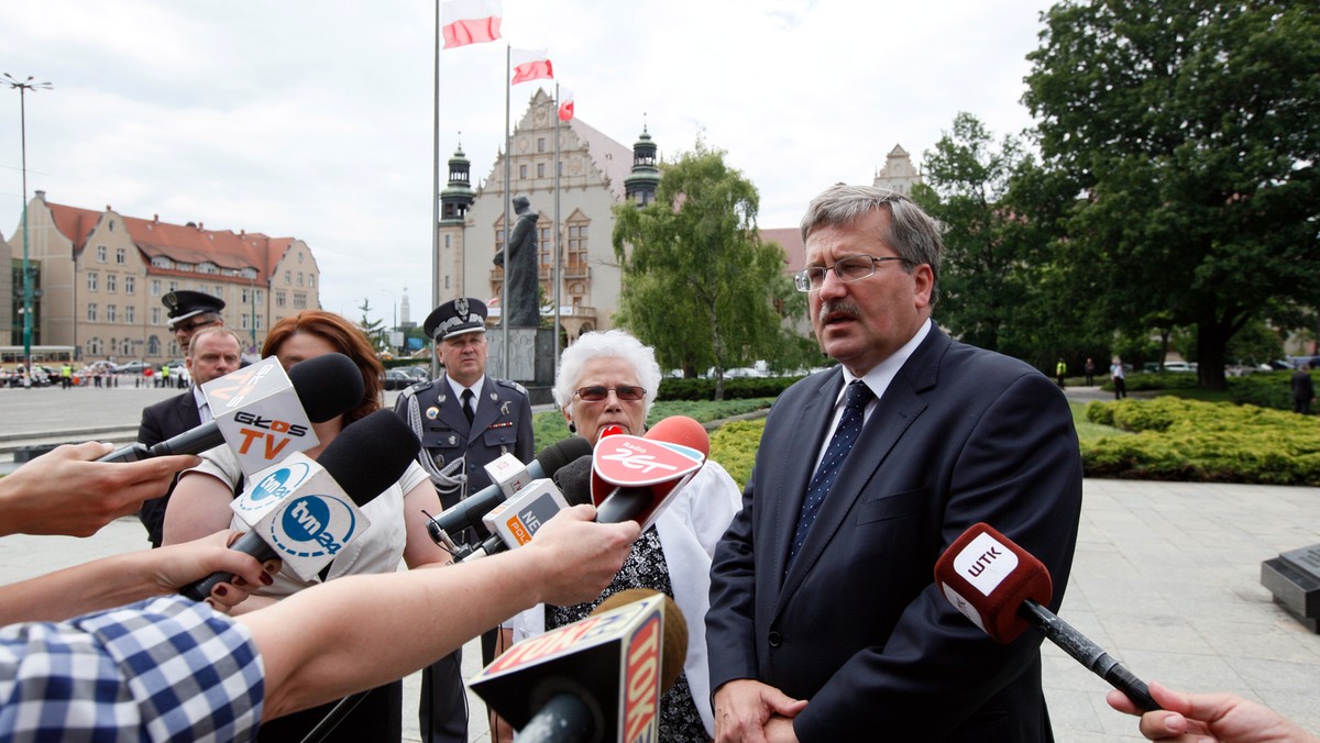 Prezydent Bronisław Komorowski zapowiedział, że podczas zwołanej na środę Rady Gabinetowej chce omówić m.in. sprawę dobrej współpracy wszystkich organów władzy państwowej na rzecz sukcesu polskiego przewodnictwa w Radzie UE.