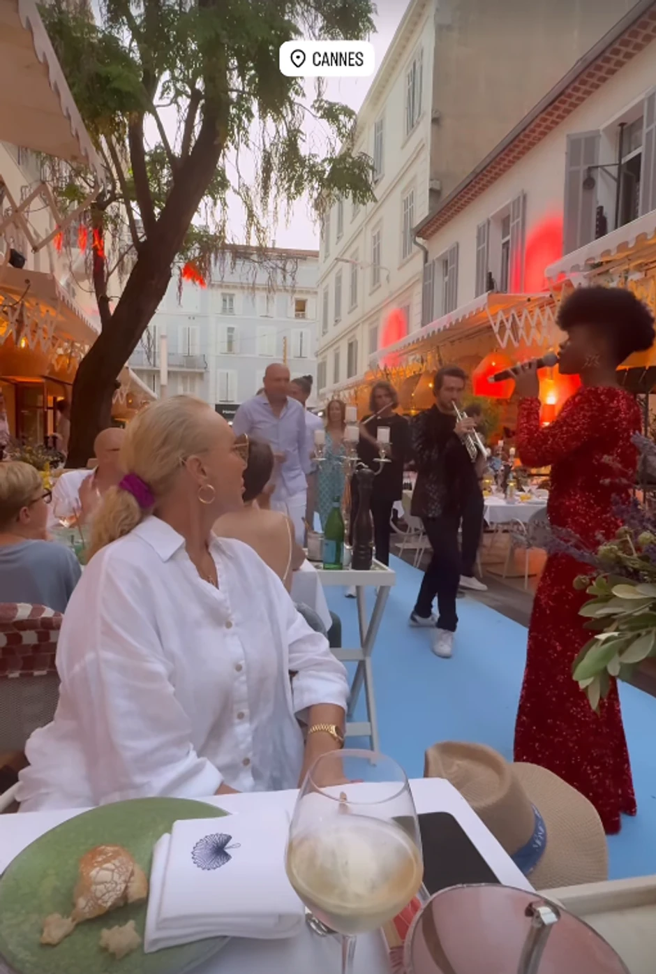 Lepa Brena uživa na Azurnoj obali