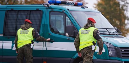 Utrudnienia na autostradzie A4. Auto Żandarmerii na boku