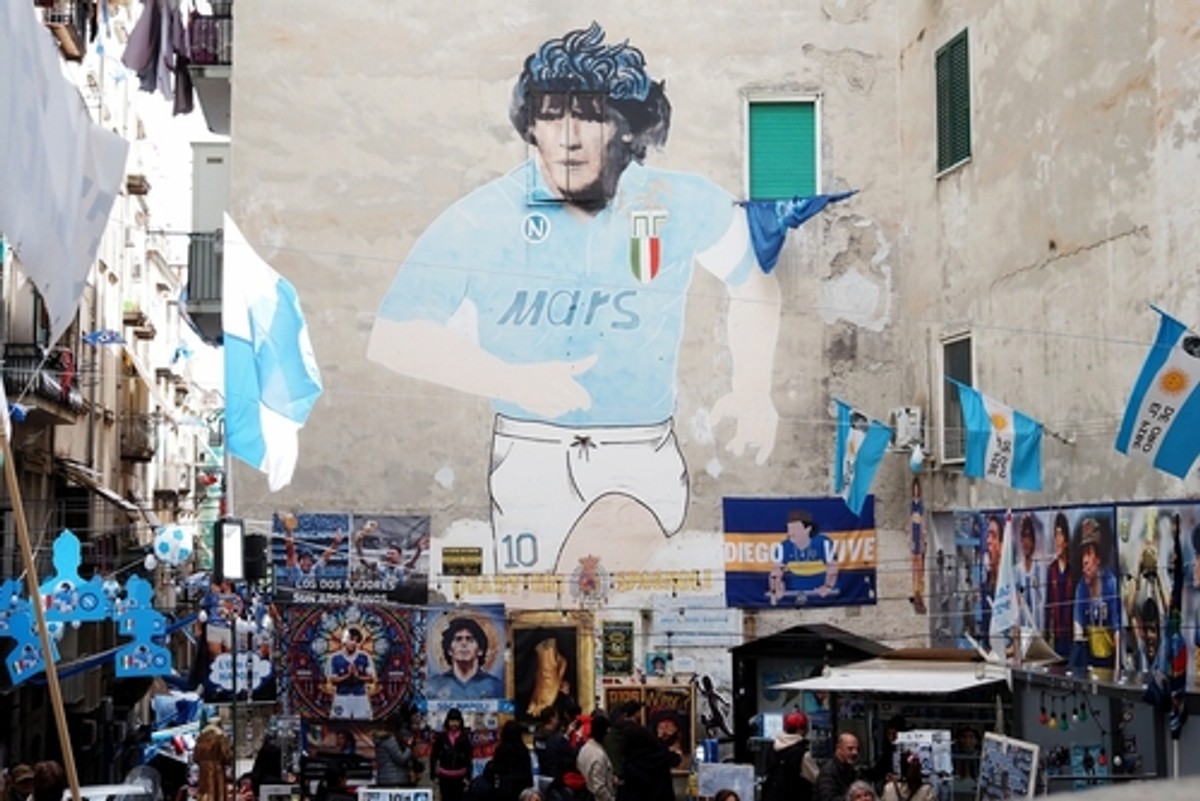 Mural z wizerunkiem Diego Maradony