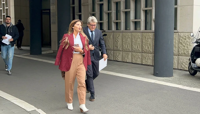 ANA RADULOVIĆ OPLJAČKANA NA ADI: Lopovi joj obili luksuzni džip, bila je van sebe