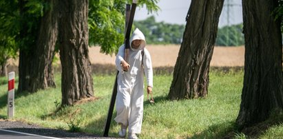 Pielgrzym z krzyżem dotarł na Giewont. Szedł przez całą Polskę