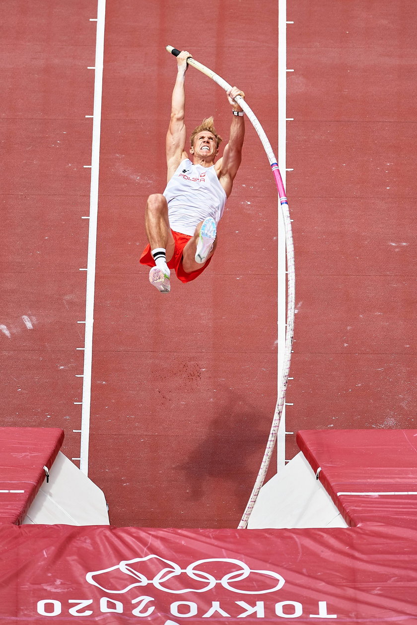 Piotr Lisek (28 l.) ma już medale wszystkich największych imprez w skoku o tyczce, poza igrzyskami olimpijskimi. 