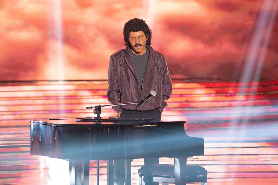 Robert Janowski jako Lionel Richie w programie "Twoja twarz brzmi znajomo"