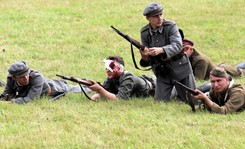 &#39;Rekonstrukcje historyczne to wtłaczanie w umysły młodych ludzi zupełnie fałszywego wyobrażenia wojny, męczeństwa i cierpienia&#39;