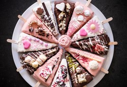 Sernik na patyku. Ten hit zrobisz dosłownie w kilka minut