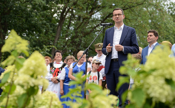 Szydło i Morawiecki w Stalowej Woli. "Potrzebujemy stalowej woli do przebijania dalej szklanych sufitów"