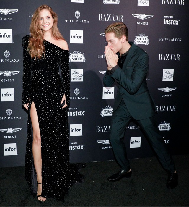 Palvin Barbi és Dylan Sprouse imádnivalók! Annyira cukik a New York-i divathéten