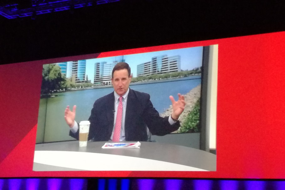  Mark Hurd, prezes Oracle podczas konferencji w OpenWorld w Londynie. 