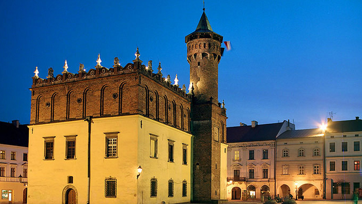 Historycy z Muzeum Okręgowego w Tarnowie będą poszukiwali w całym kraju miejsc pamięci związanych ze zbrodniami niemieckimi dokonanymi na polskim Romach. Efektem zaplanowanego na ten rok projektu "Na bister" (rom. "Nie zapomniję) będzie wystawa i przewodnik.