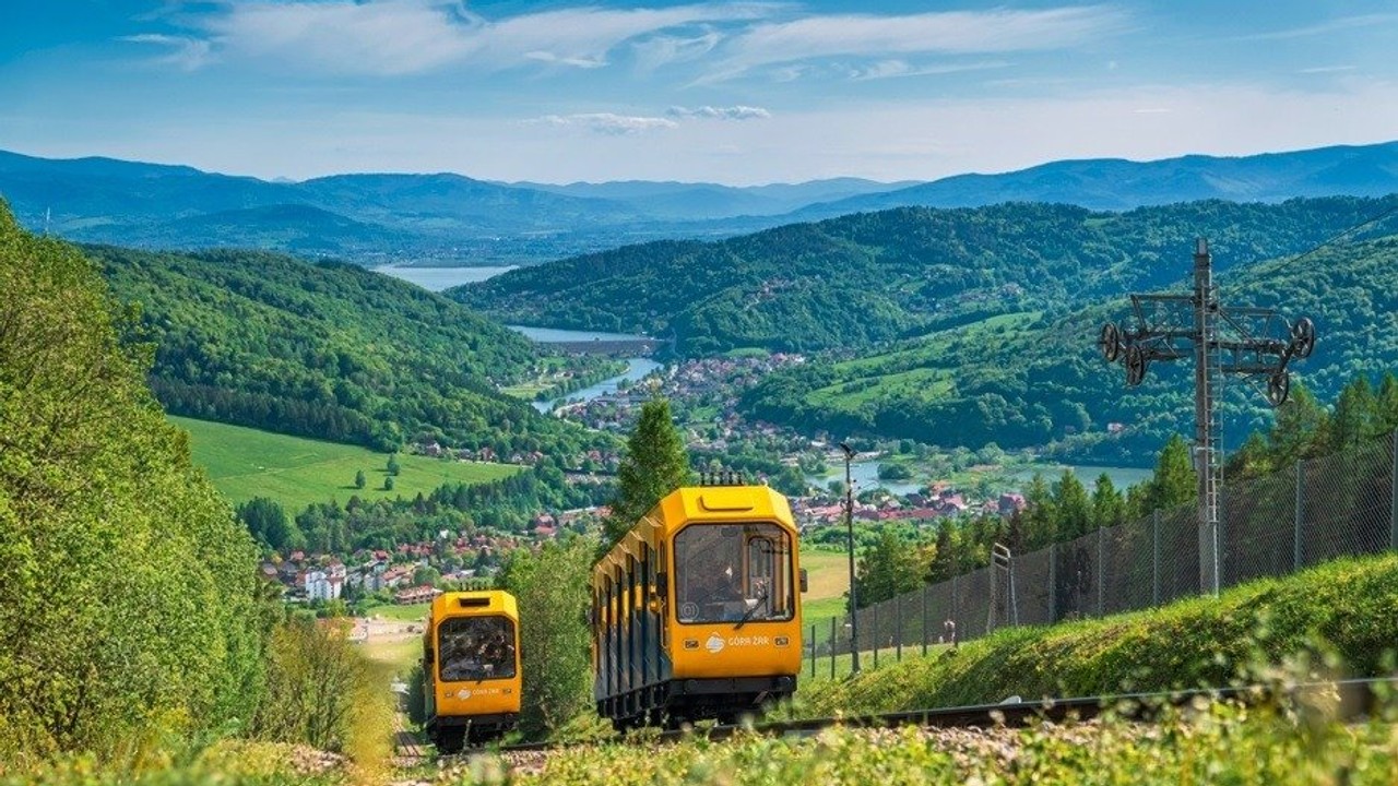 Cztery żywioły, jedno miejsce – Góra Żar w Międzybrodziu Żywieckim wzywa! Odkryj oblicze górskiej przygody