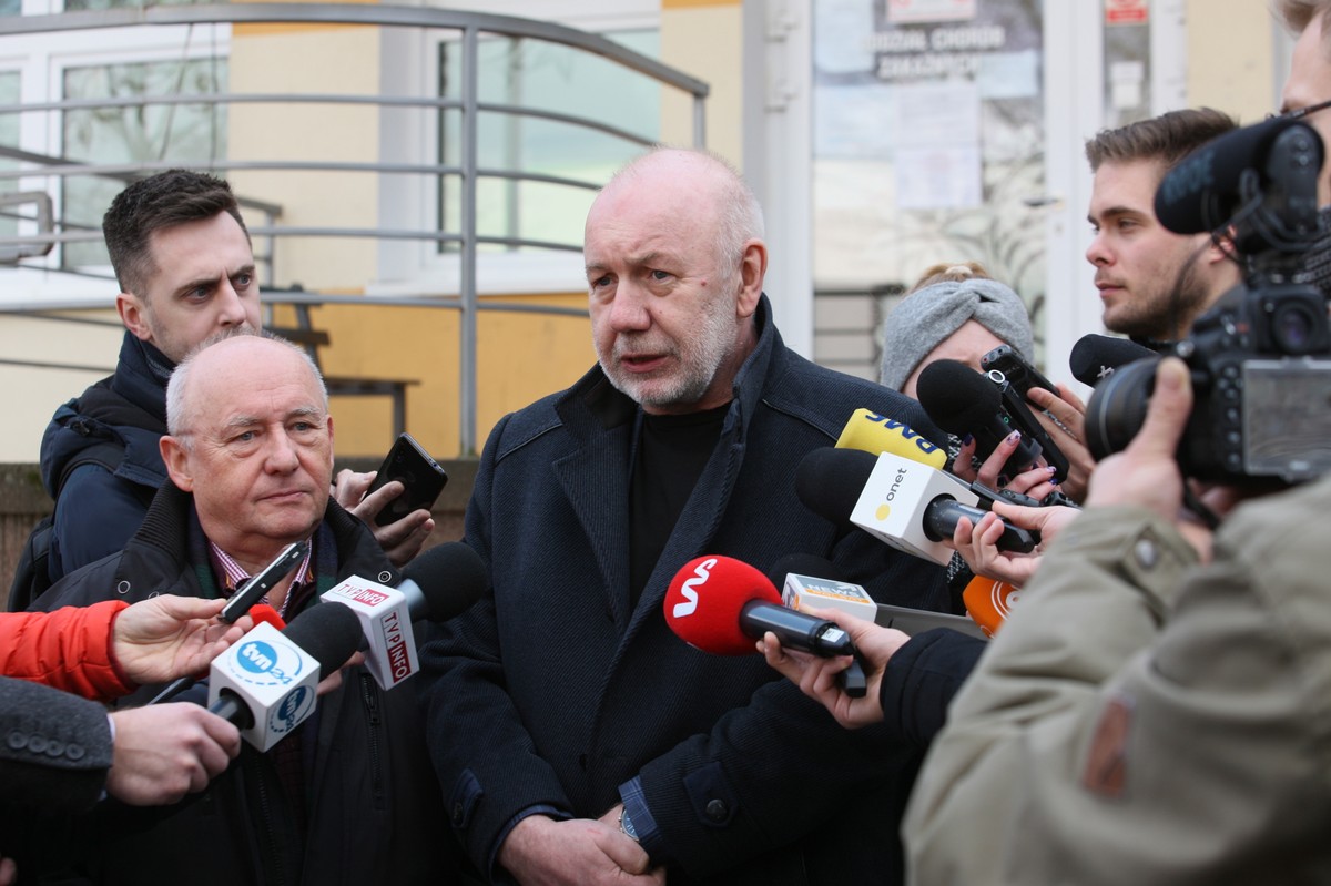 Dyrektor ds. lecznictwa lek. Antoni Ciach szpitala, do którego trafił pierwszy polski pacjent z koronawirusem