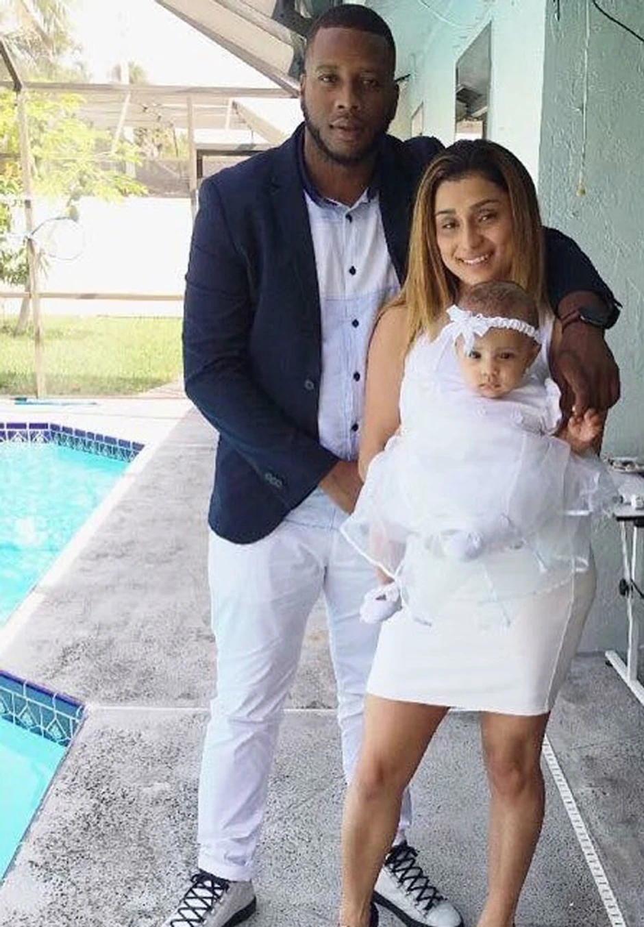 Stefani i Dževon s ćerkicom