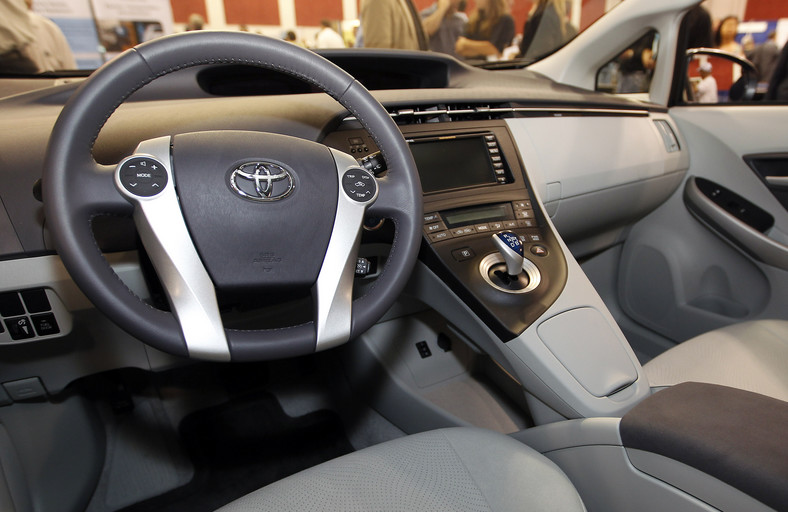 Toyota Prius - na pokazie Plug-In 2010 w San Jose Toyota zaprezentowała najnowsza wersję hybrydowego samochodu. Fot. Tony Avelar/Bloomberg