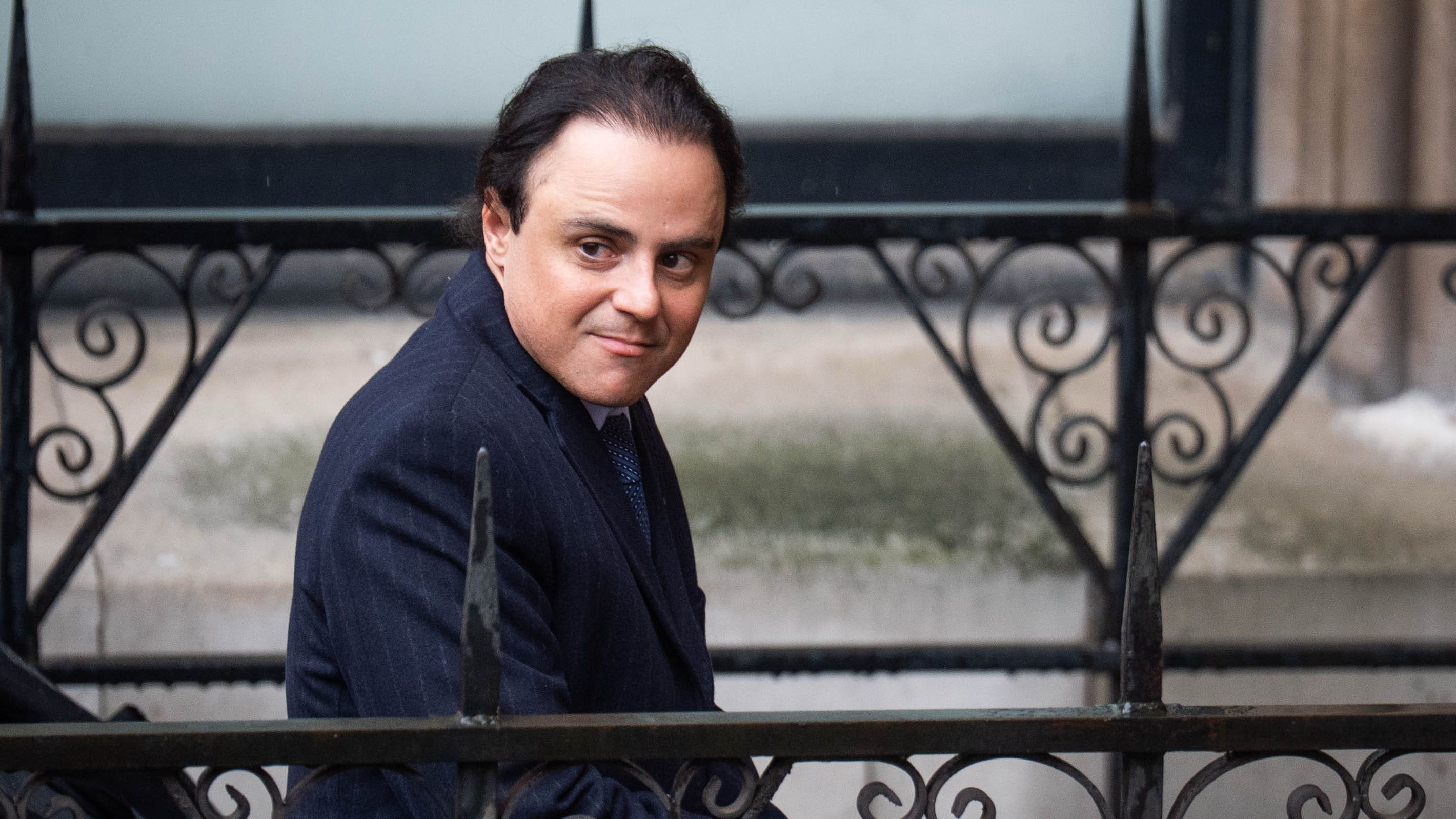 Ex-F1 driver sues for £64m claiming race fix cost 2008 title