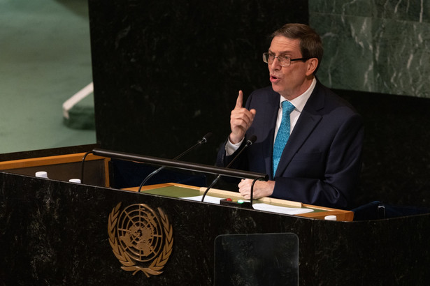 Zgromadzenie Ogólne Organizacji Narodów Zjednoczonych przeważającą większością głosów potępiło w czwartek amerykańskie embargo gospodarcze nałożone na Kubę. Kubański minister spraw zagranicznych Bruno Rodriguez Parrilla wzywał do rozsądku.