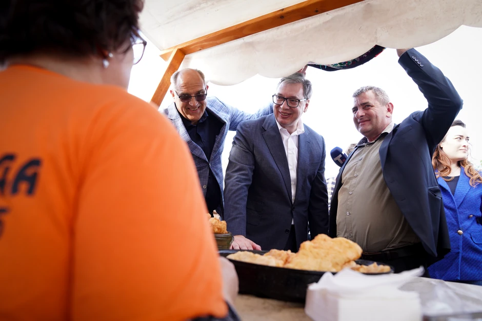 Vučić u Jelašnicu kod Zaječara sa građanima