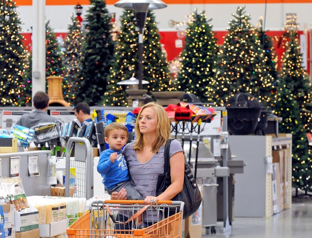 Krajowa Federacja Sprzedawców Detalicznych (National Retail Federation) wyliczyła, że Amerykanie wydadzą w tym roku nieco więcej pieniędzy na bożonarodzeniowe prezenty i świąteczne ozdoby.