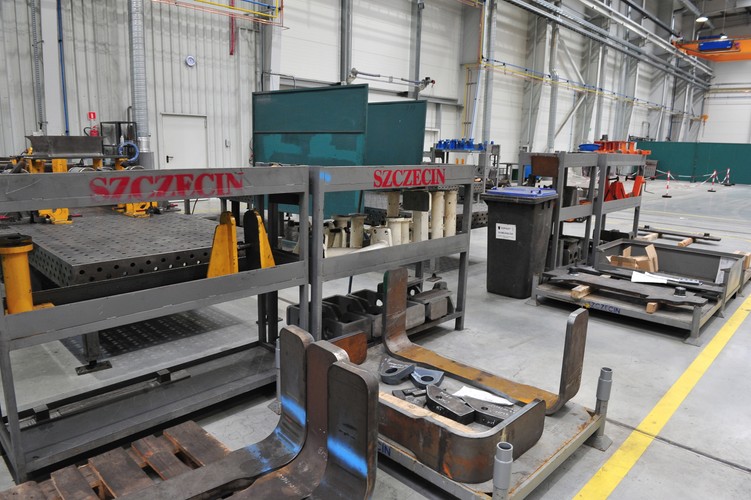 Inwestor z Belgii ma do dyspozycji teren o powierzchni 38 ha. Poza halami produkcyjnymi belgijscy inwestorzy planują wybudowanie nabrzeża portowego, które umożliwi transport wielkogabarytowych produktów drogą morską.<br><br>fot. (ukit) /Marcin Bielecki