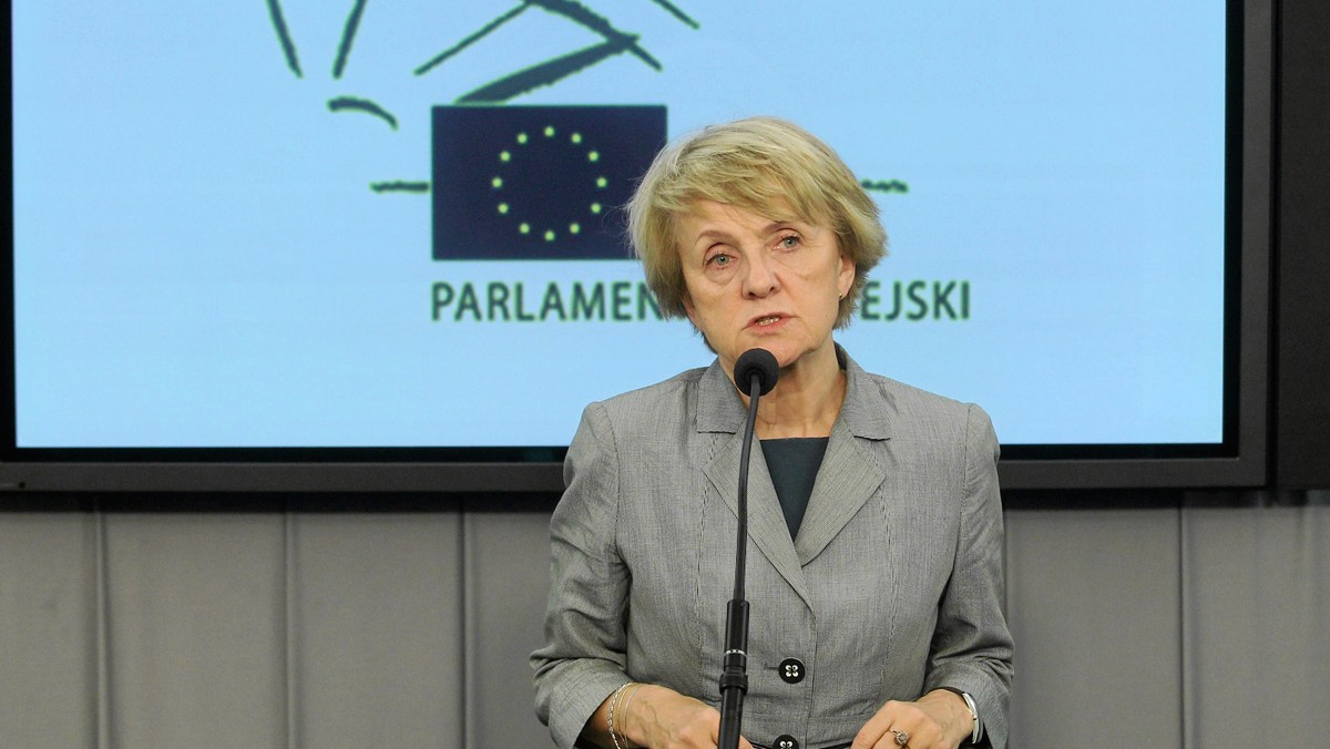 Danuta Hubner komentując konferencję liderów SLD podkreślała, że wejście Polski do Unii Europejskiej to zasługa bardzo wielu osób. Politycy lewicy podkreślali dziś, że nie pozwolą "wygumkować" swojego wkładu w integracji Polski z UE. - To była wielka armia ludzi, nie tylko te najważniejsze osoby. Nie wolno ich pomijać, bo oni ciężko pracowali przez wiele lat. Wydaję mi się, że dziś często o nich zapominamy. Może trzeba pomyśleć o orderach dla całej reszty współpracowników? - dodała w "Faktach po Faktach" w TVN 24.
Onet jest przyjacielem polskiej prezydencji w Unii Europejskiej