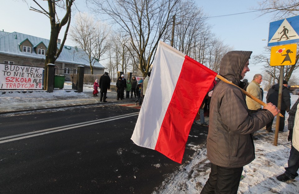 ŁÓDŹ RODZICE PRTOTESTUJĄ PRZECIWKO LIKWIDACJI SZKOŁY