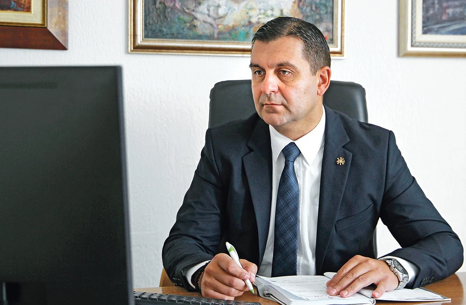 Nebojša Kocić: Apelujem na sugrađane da ne bacaju smeće u reku. Gabrovačka reka protiče kroz naš grad i, ako ona bude lepša, biće i nama lepše