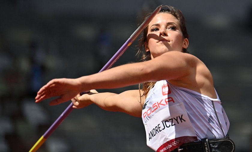 Tokio 2020 Maria Andrejczyk W Finale Oszczepu Maria Andrejczyk Powalczy O Zloty Medal W Tokio Z Naderwanym Barkiem [ 506 x 840 Pixel ]