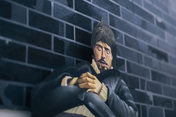 (FOTO) Izložba "BREAKING POINT" u Beogradu: Radovi 15 umetnika nastali kroz razmenu ideja, eksperimente i saradnju